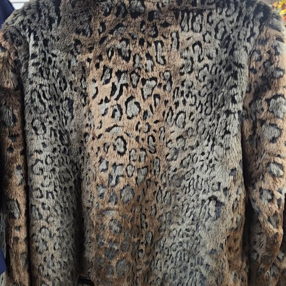 Dennis Bass Faux Fur Leopard Jacket - Picture 2 of 6